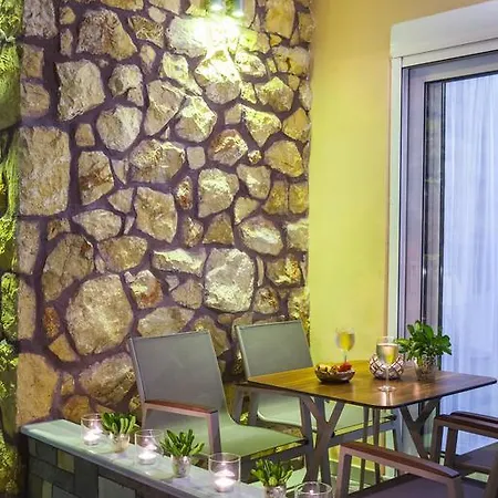 Luxury Fotini Aparthotel