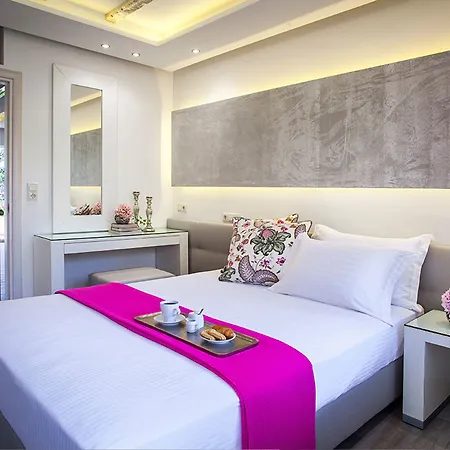 アパートホテル Luxury Fotini 4*