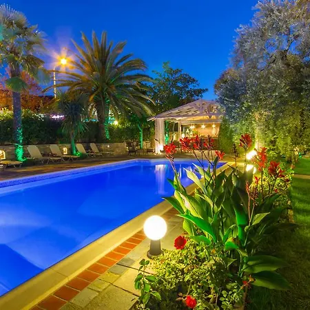 Luxury Fotini Apart-hotel 2*