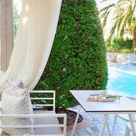 Luxury Fotini Aparthotel 4*